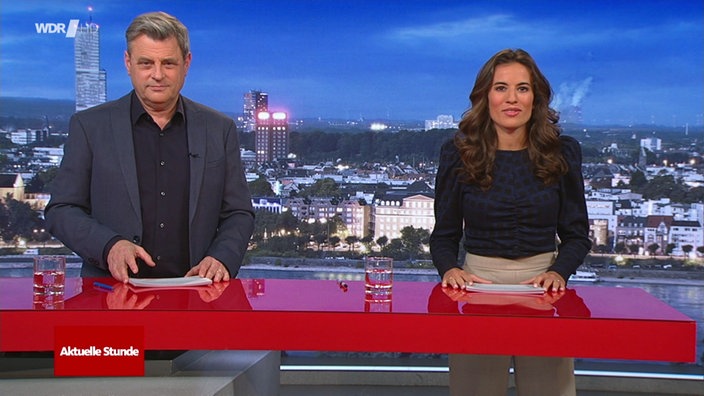 AKS Moderatoren Mona Ameziane und Martin von Mauschwitz am 02.02.2023