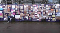 Das Bündnis "Düsseldorf stellt sich quer" demonstriert am Nachmittag mit einer Plakataktion am Rheinufer gegen die AfD. 