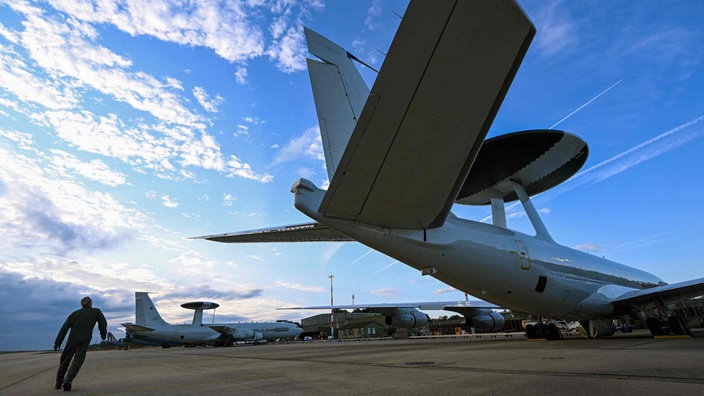 Flugplatz der Nato-Airbase in Geilenkirchen mit einem Awacs-Flugzeug