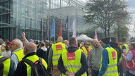 demo-dumont-druckerei-Demonstranten