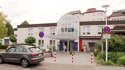 Eingang des Essener Elisabeth-Krankenhauses von außen