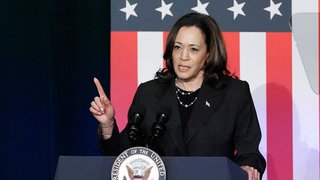 US-Vizepräsidentin Kamala Harris hält eine Rede