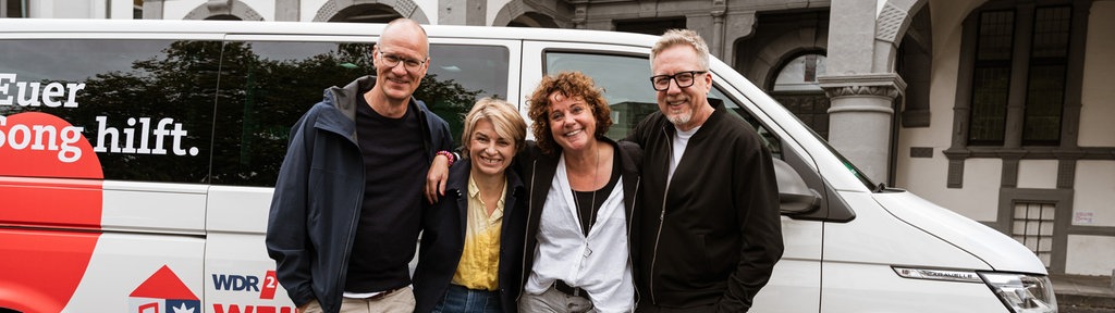 Die vier WDR 2 Weihnachtswunder-Moderatoren Sabine Heinrich, Thomas Bug, Steffi Neu und Jan malte Andresen in Paderborn