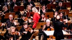 Jennifer Walshe eilt quer durch das Orchester