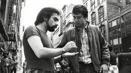 Martin Scorsese und Robert De Niro bei den Dreharbeiten zu Taxi Driver 1976