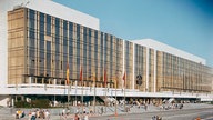 Palast der Republik, 1976