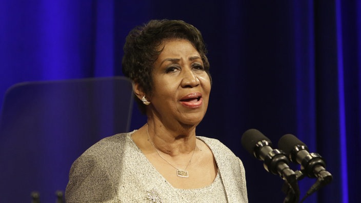 Aretha Franklin singt