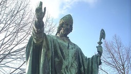 Bernwardsdenkmal in Hildesheim