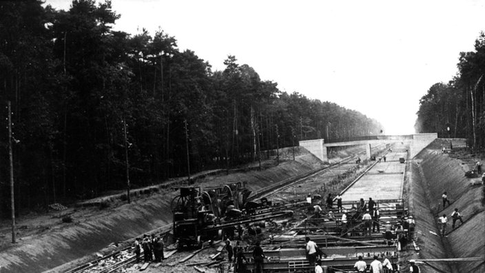 Bau am ersten Teilstück der Reichsautobahn Frankfurt-Heidelberg (Anfang der 1930er Jahre)