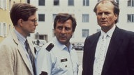 v.l.: Max Kühn (Hans-Jürgen Schatz), Hannes Faber (Klaus Wennemann) und ihr Vorgesetzter Hauptkommissar Rick (Dietrich Mattausch)