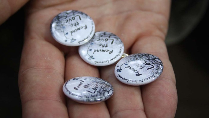 Benefitz-Buttons der Aktion "Remind the Love"