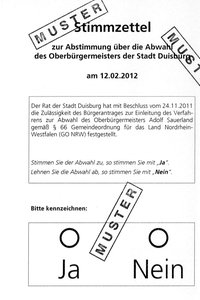 Stimmzettel für das Abwahlverfahren in Duisburg