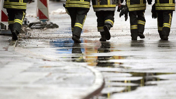 Einsatzkräfte an der Unglücksstelle