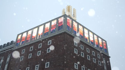 Schneeflocken vor dem Dortmunder U-Turm