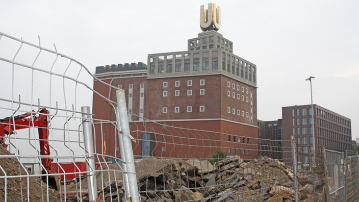 Der Dortmunder U-Turm im Oktober 2010