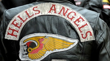 Rückenansicht eines Hells Angels-Mitglieds