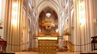 Blick auf den Altar im Bonner Münster
