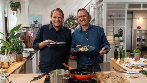 Björn Freitag kocht mit seinem langjährigem Kollegen Frank Buchholz (r.) italienische Klassiker.