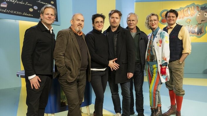 Das Tatort-Team: v.l.n.r.: Jan Kruse (Produzent Bavaria Fiction), Dietmar Bär („Freddy Schenk“), Isabell Šuba (Regisseurin), Götz Bolten (Redakteur WDR), Klaus J. Behrendt („Max Ballauf“), Silvina Buchbauer („Caro Anders“), Max Giermann („Frank Anders“)