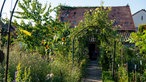 Blick auf Haus und Garten von Peter Hamburger.