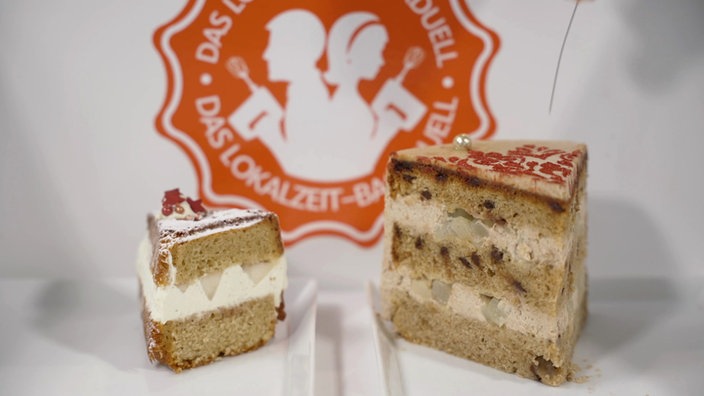 Backduell: Würzige Wintertorte gegen Weihnachtstanne