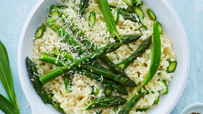 Bärlauch-Risotto mit grünem Spargel