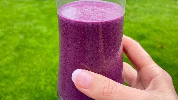 Proteinshake mit Blaubeeren