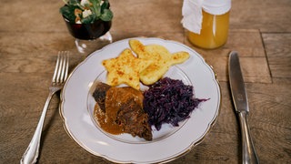 Rinder-Roulade mit gebratener Polenta