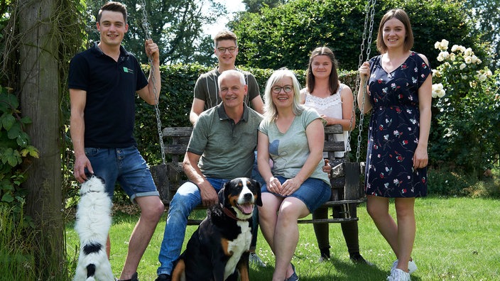 Familie Mölders: Jonas, David, Vater Martin, Mutter Silvia, Helena, Anna