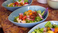 Sommersalat mit Radieschenvinaigrette