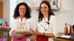 Dorothee und Tochter Nele kochen