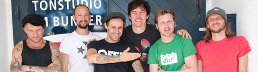 Rockpalast BACKSTAGE: die Donots mit Moderator Ingo Schmoll