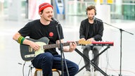 Maxim: Corona Session auf dem Flughafen Düsseldorf