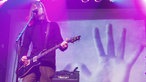 Sänger der Band Porcupine Tree singt auf der Bühne