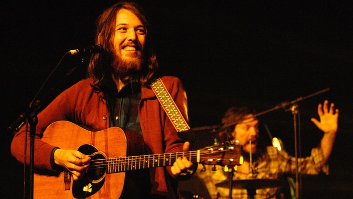 Robin Pecknold, Bandmitglied von Fleet Foxes, spielt Gitarre und singt