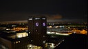 kitev: Blick auf den alten Wasserturm am Hauptbahnhof in Oberhausen bei Nacht