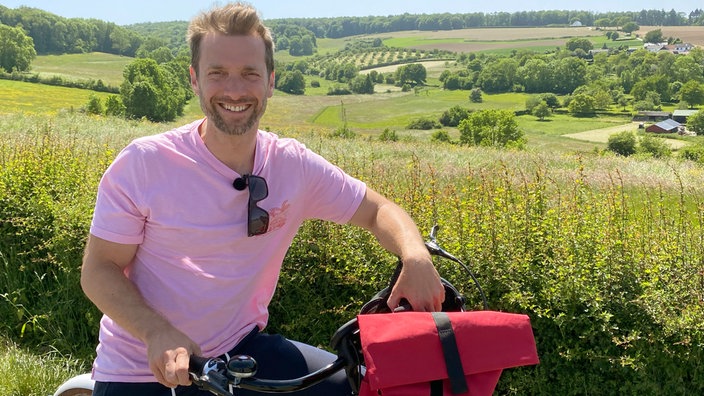 Daniel Aßmann radelt auf der Heuvelland-Fietsroute von Aachen bis zur schönen Studentenstadt Maastricht.