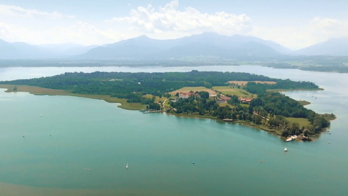 Luftaufnahme der Herreninsel im Chiemsee