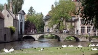 Stadtansicht Brügge mit Brücke über einen Kanal