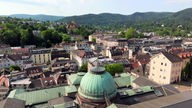 In Baden-Baden gibt es viele elegante Villen und Hotels 