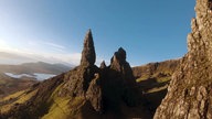 Der Old Man of Storr ist eine Felsnadel aus schwarzem Basalt