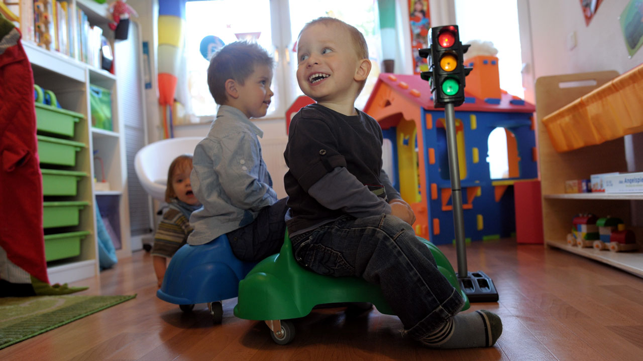 Spielende Kinder