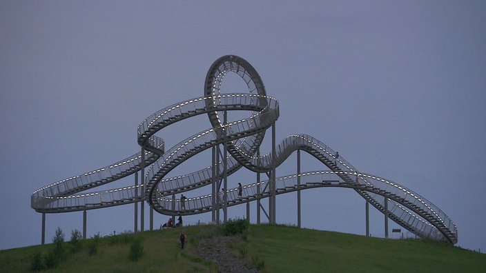 Die Großskulptur "Tiger & Turtle - Magic Mountain", Duisburg