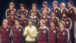 Nationalmannschaft singt mit Michael Schanze 1982