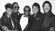 Dionne Warwick, Quincy Jones, Michael Jackson und Lionel Richie