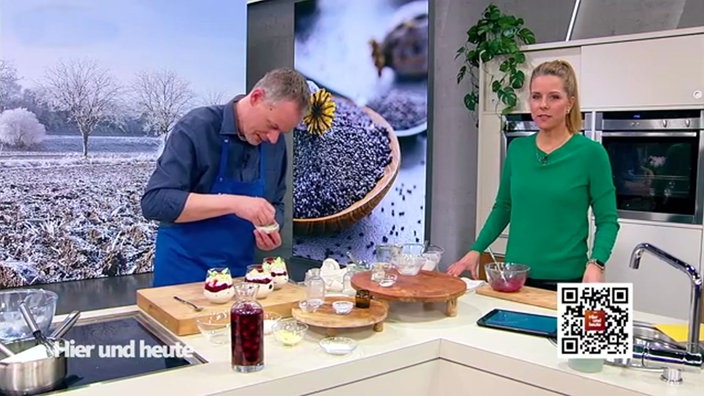 Konditormeister Marcel Seeger bei der Herstellung eines Mohncreme-Desserts bei Hier und heute.