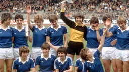 Gruppenfoto der Mannschaft beim Pokalsieg 1981