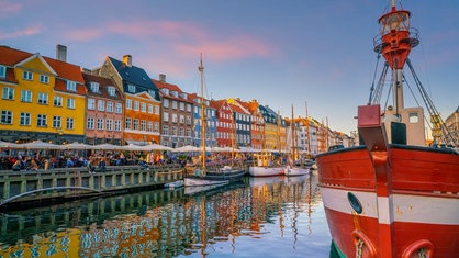 Eine Straßenpromenade in Kopenhagen.