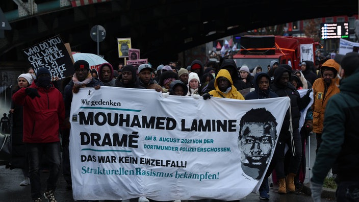 1.500 Menschen demonstrierten nach dem Urteil im Fall Dramé in Dortmund