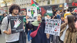 Düsseldorf: Die Leute gehen auf die Straße für Palästina 